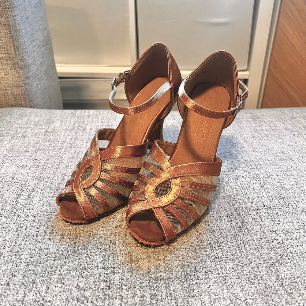 Very Fine Latin Dance Shoes